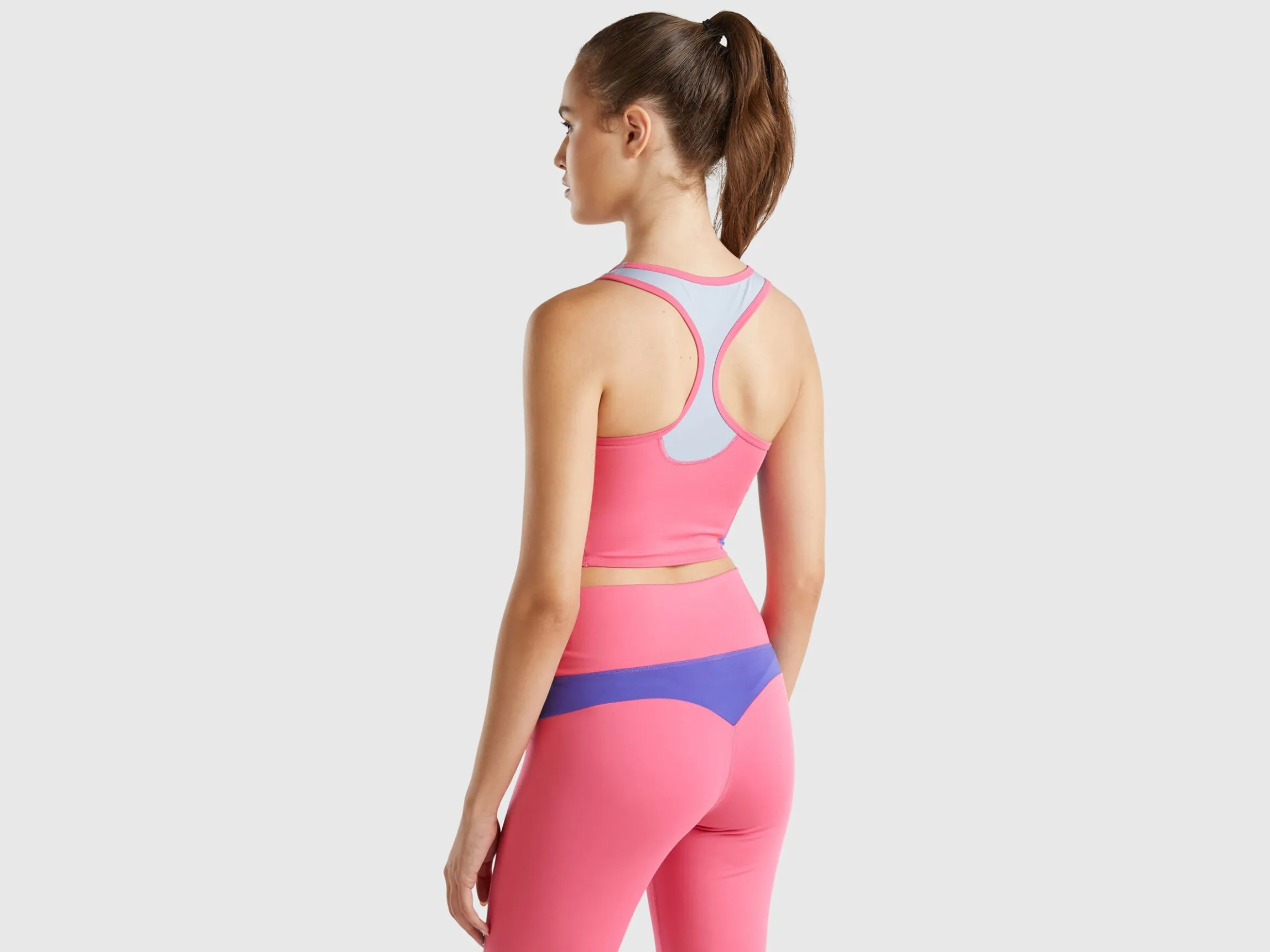 Sports bra top with recycled fabric
