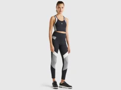Sports bra top with recycled fabric