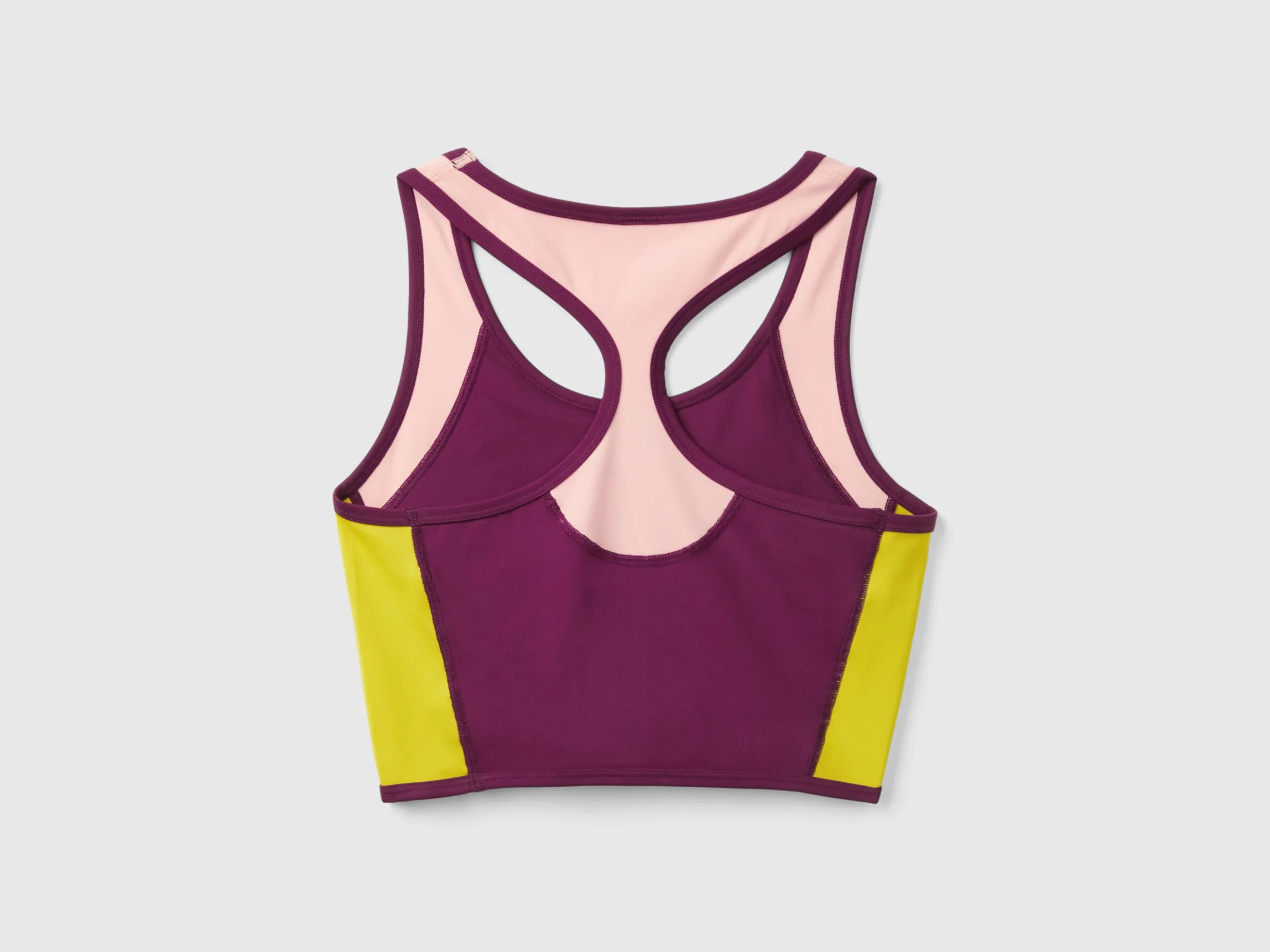 Sports bra top with recycled fabric