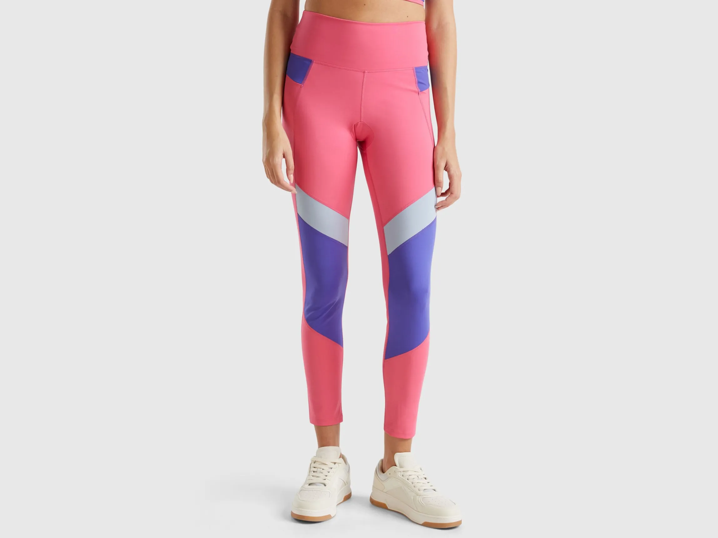Sports leggings with pocket