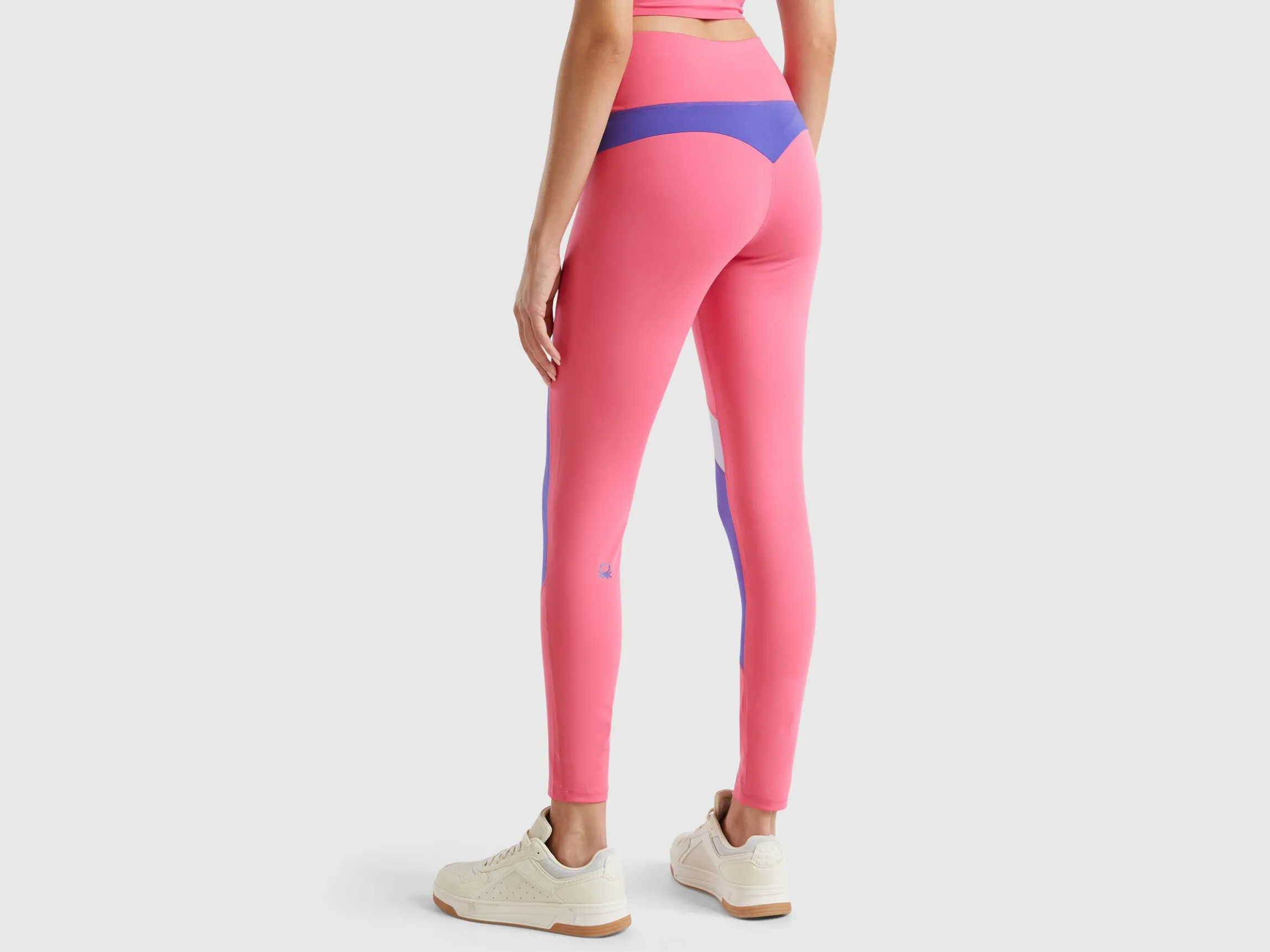 Sports leggings with pocket