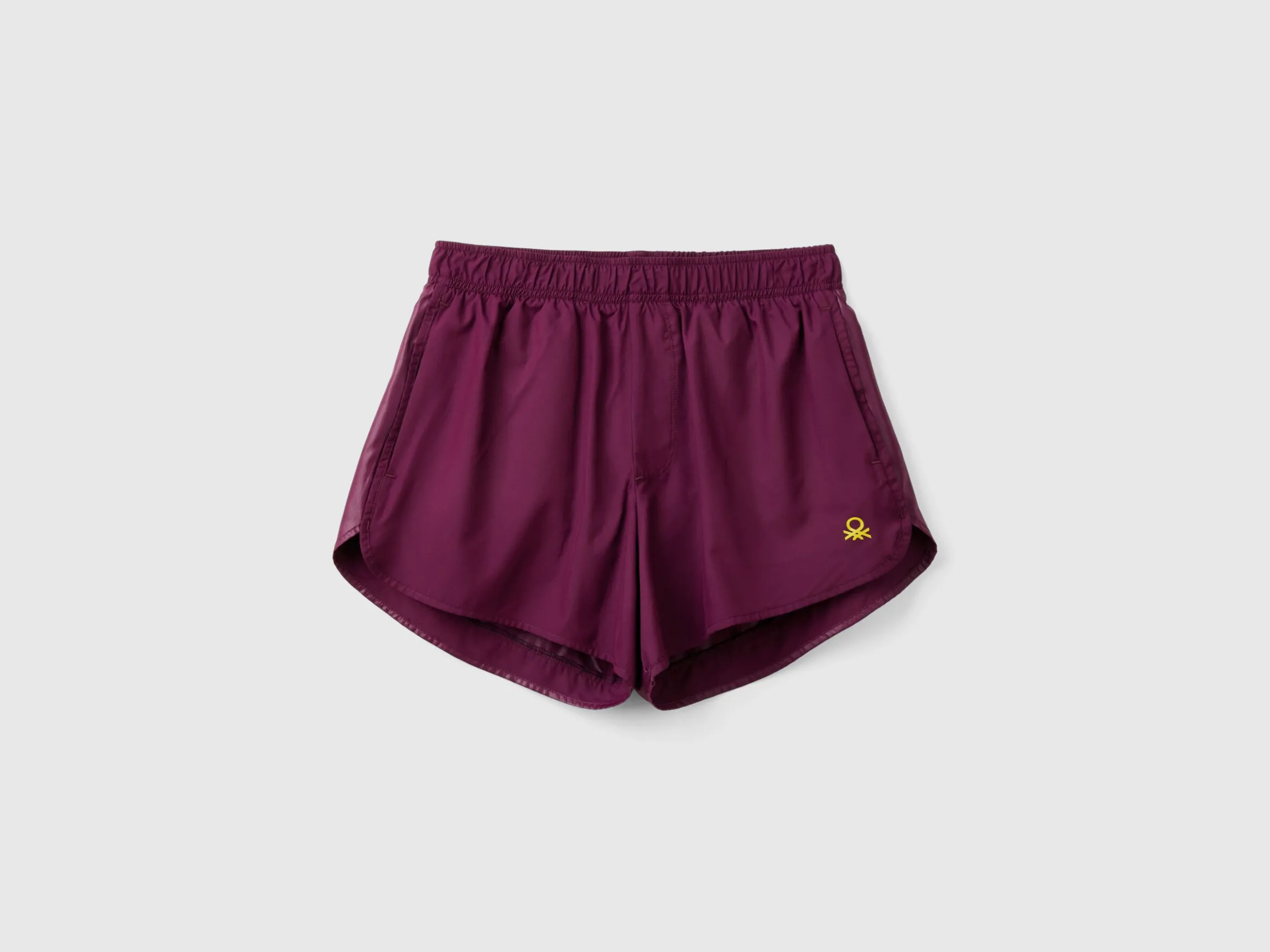 Sports shorts in recycled fabric