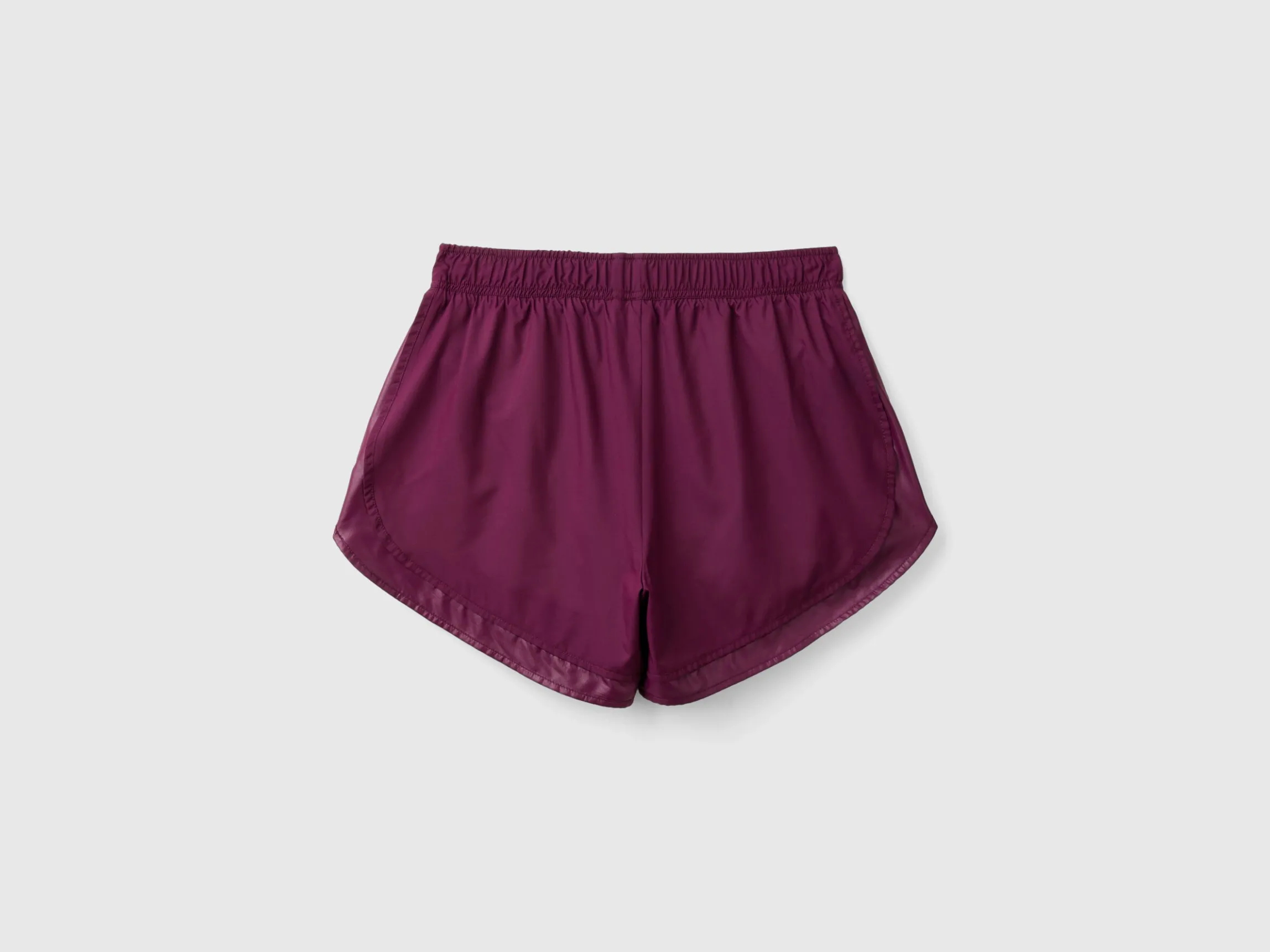 Sports shorts in recycled fabric