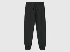 Sporty trousers with drawstring