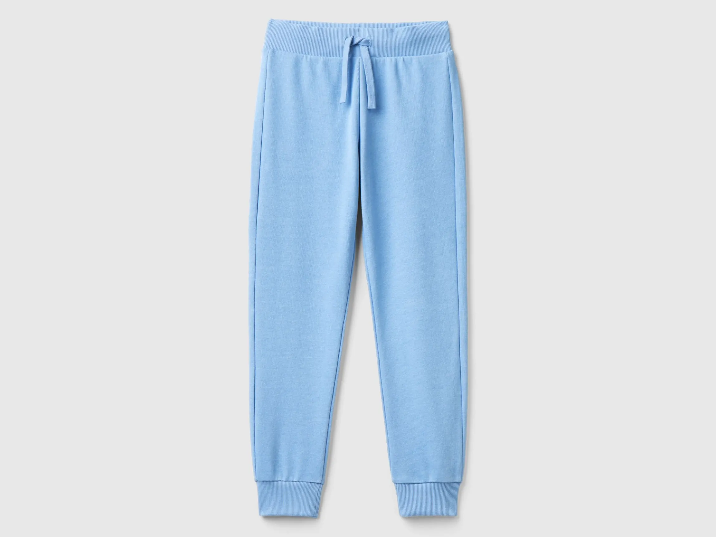 Sporty trousers with drawstring