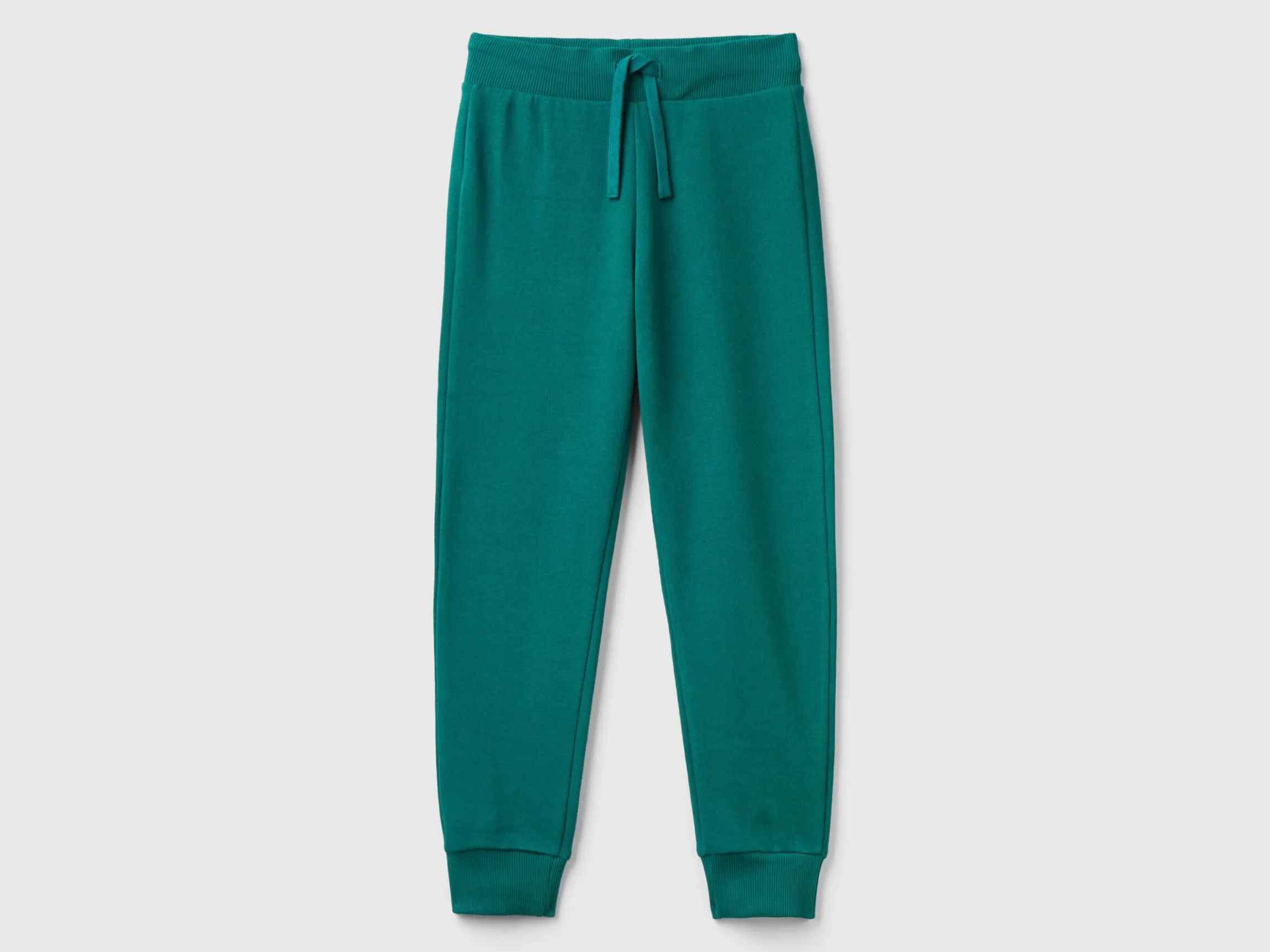 Sporty trousers with drawstring