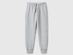 Sporty trousers with drawstring
