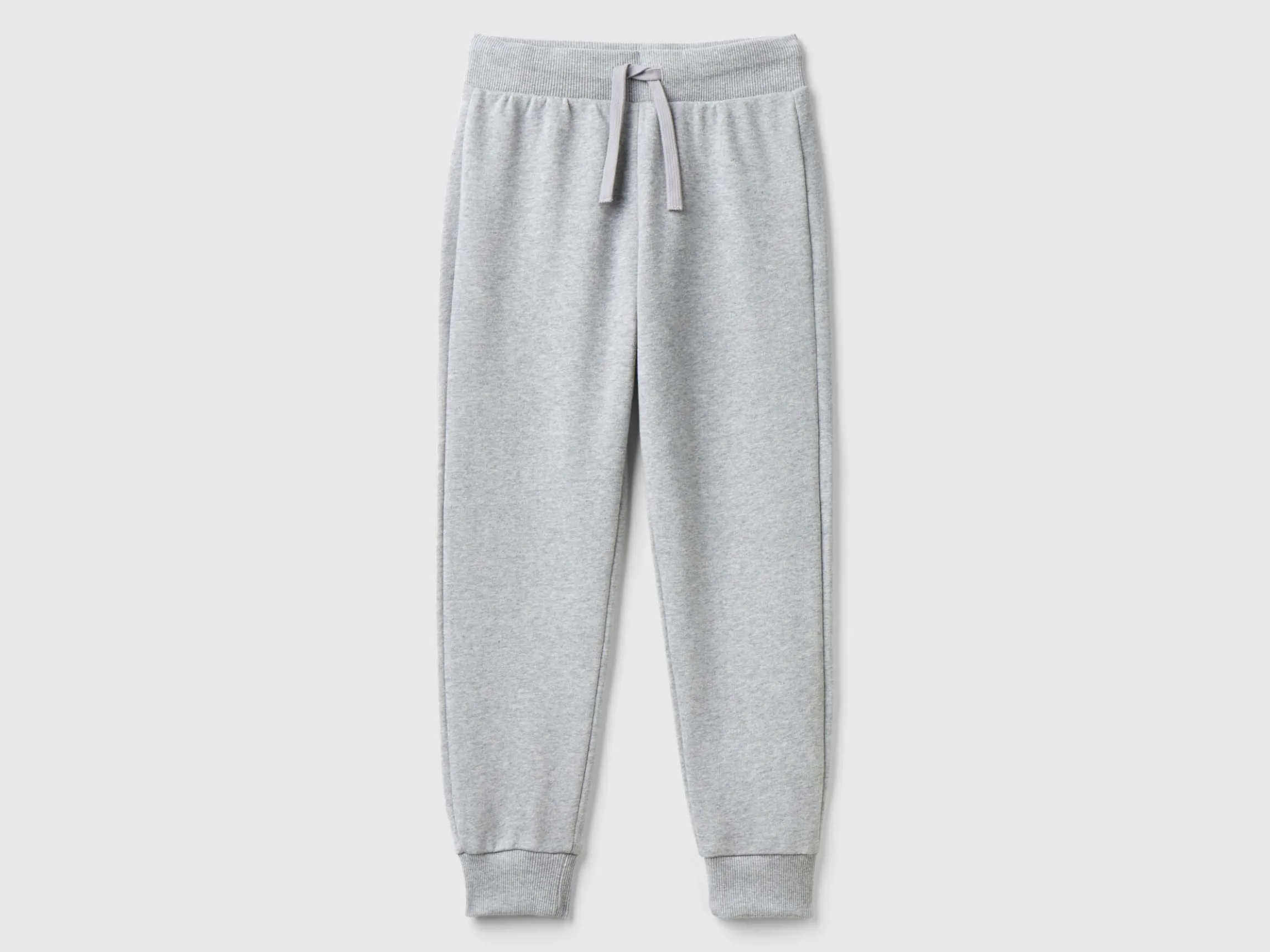 Sporty trousers with drawstring