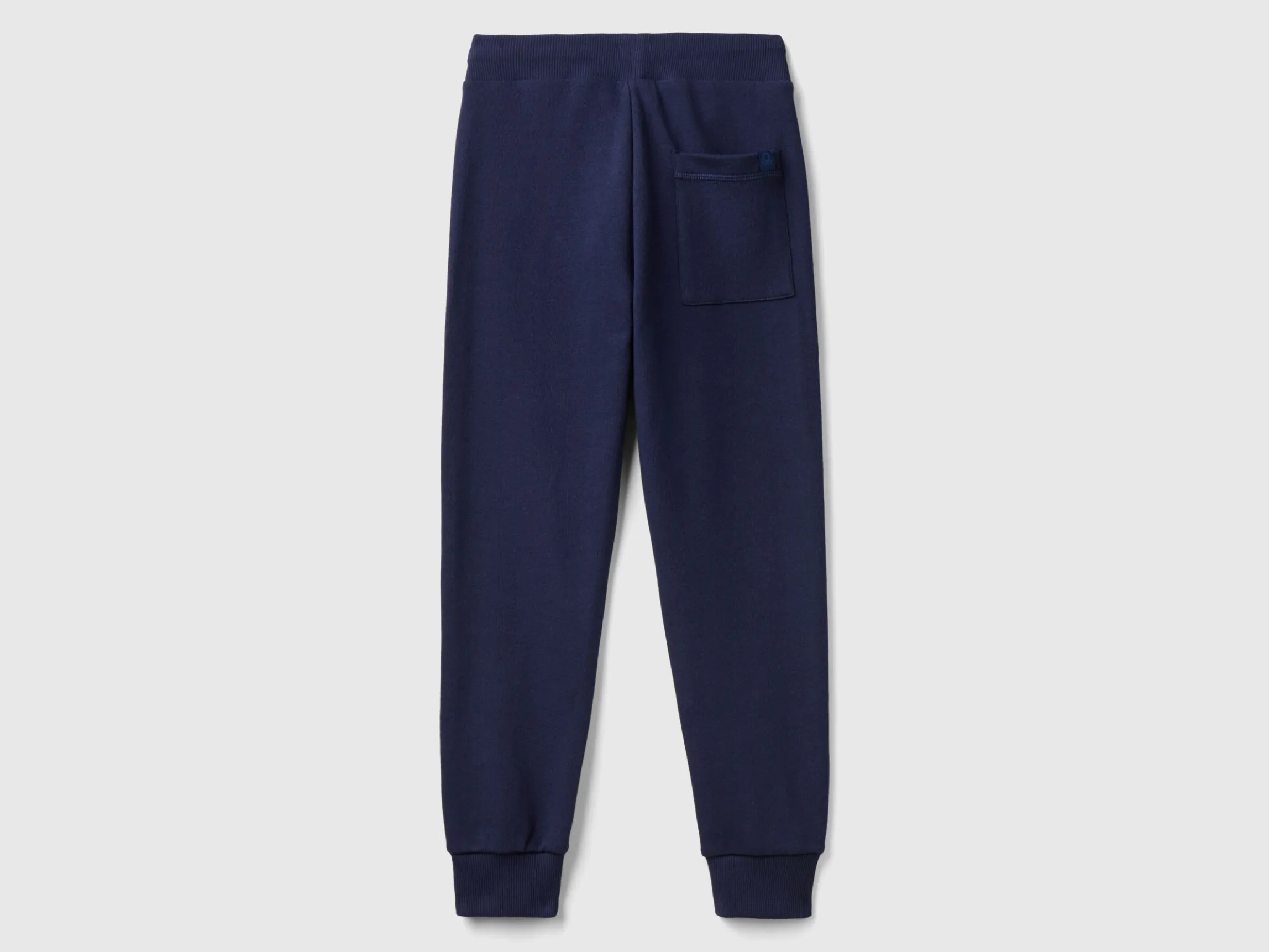 Sporty trousers with drawstring