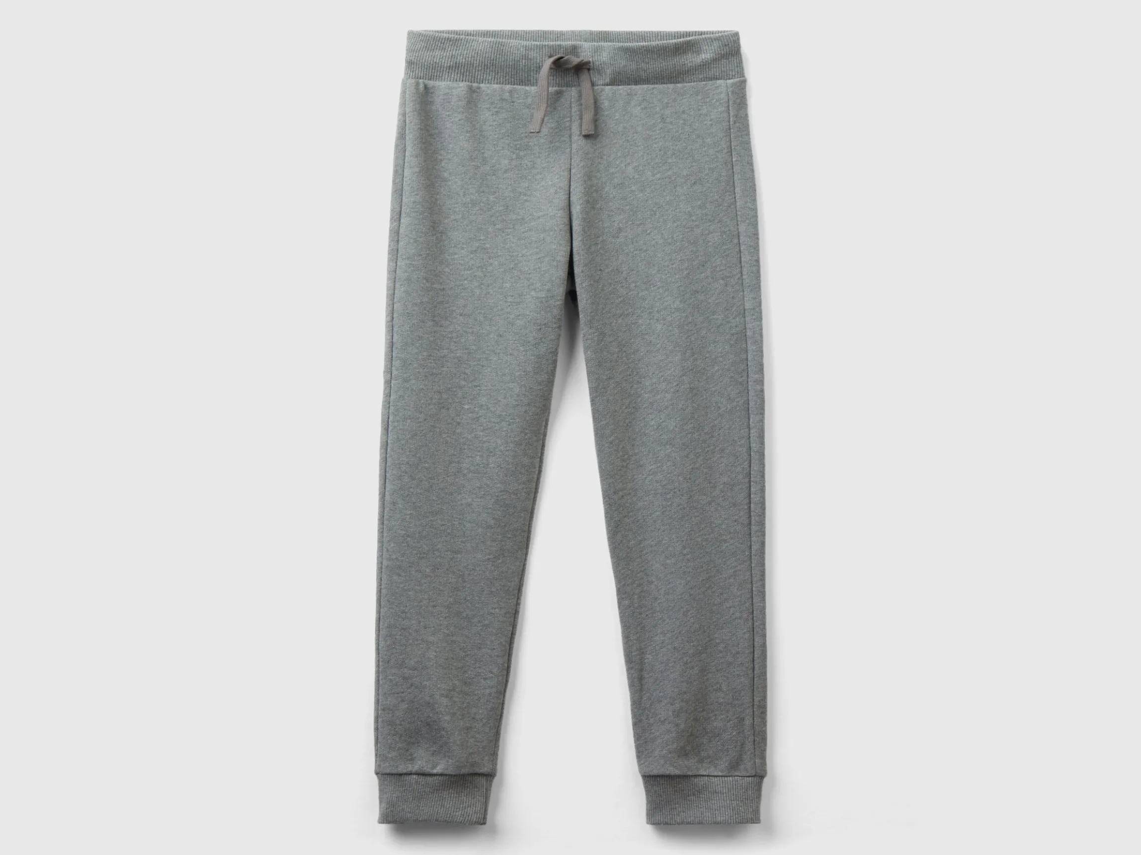 Sporty trousers with drawstring