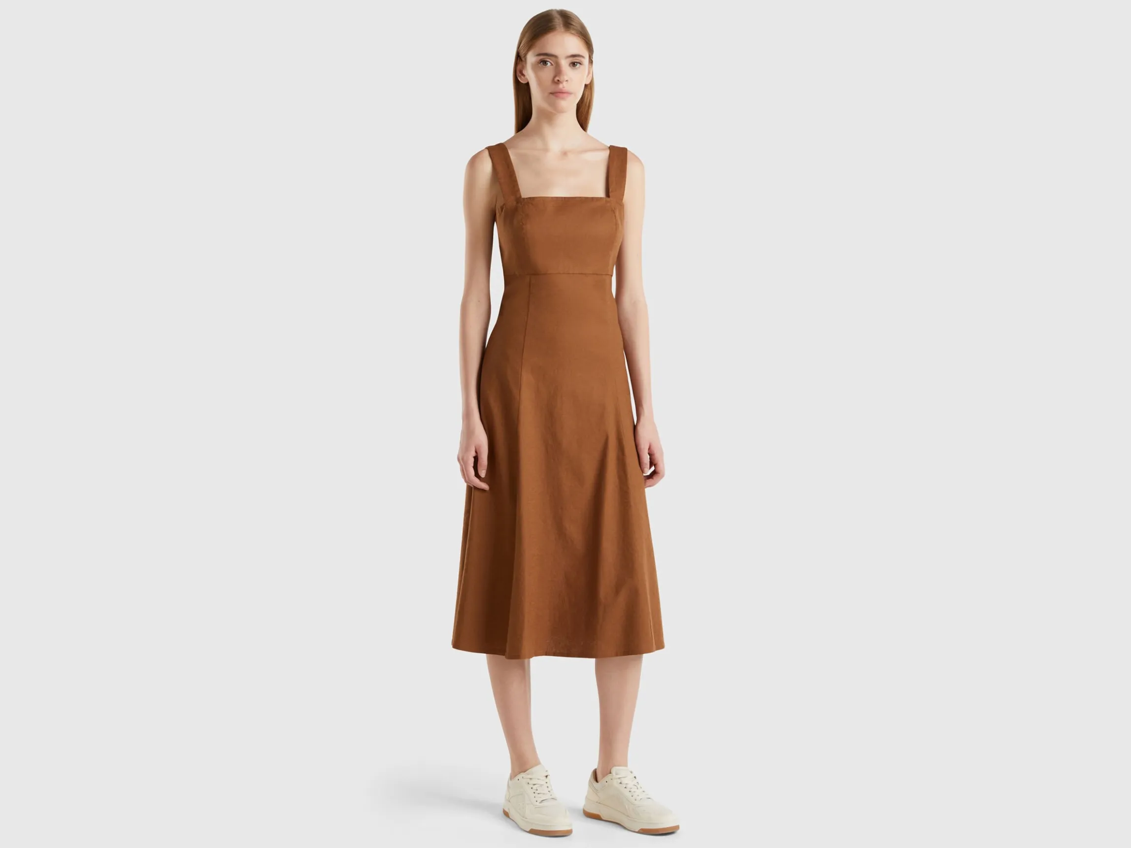 Square-neck dress in linen blend