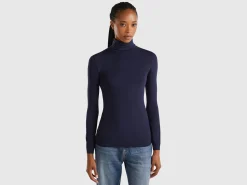Stretch turtleneck sweater