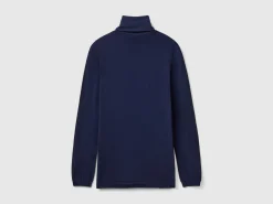 Stretch turtleneck sweater