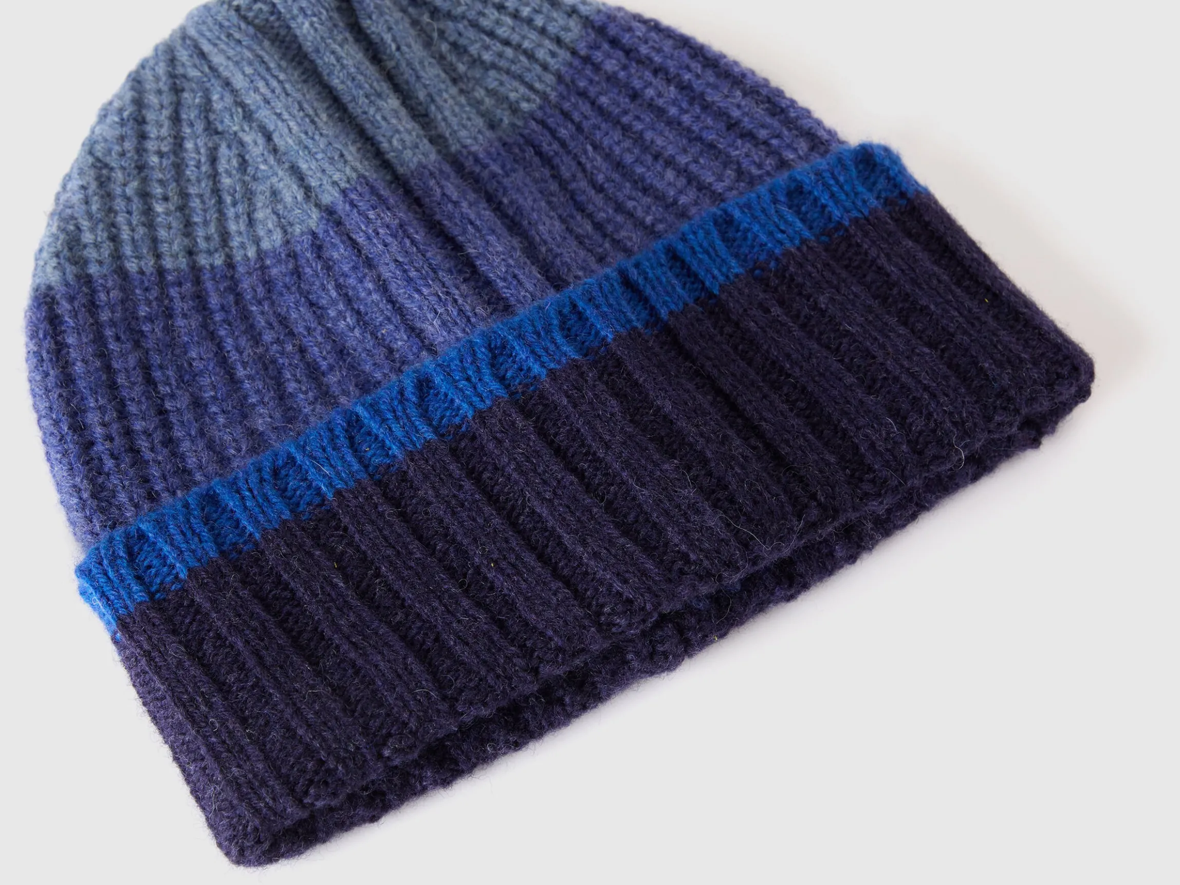 Striped cap in pure Shetland wool