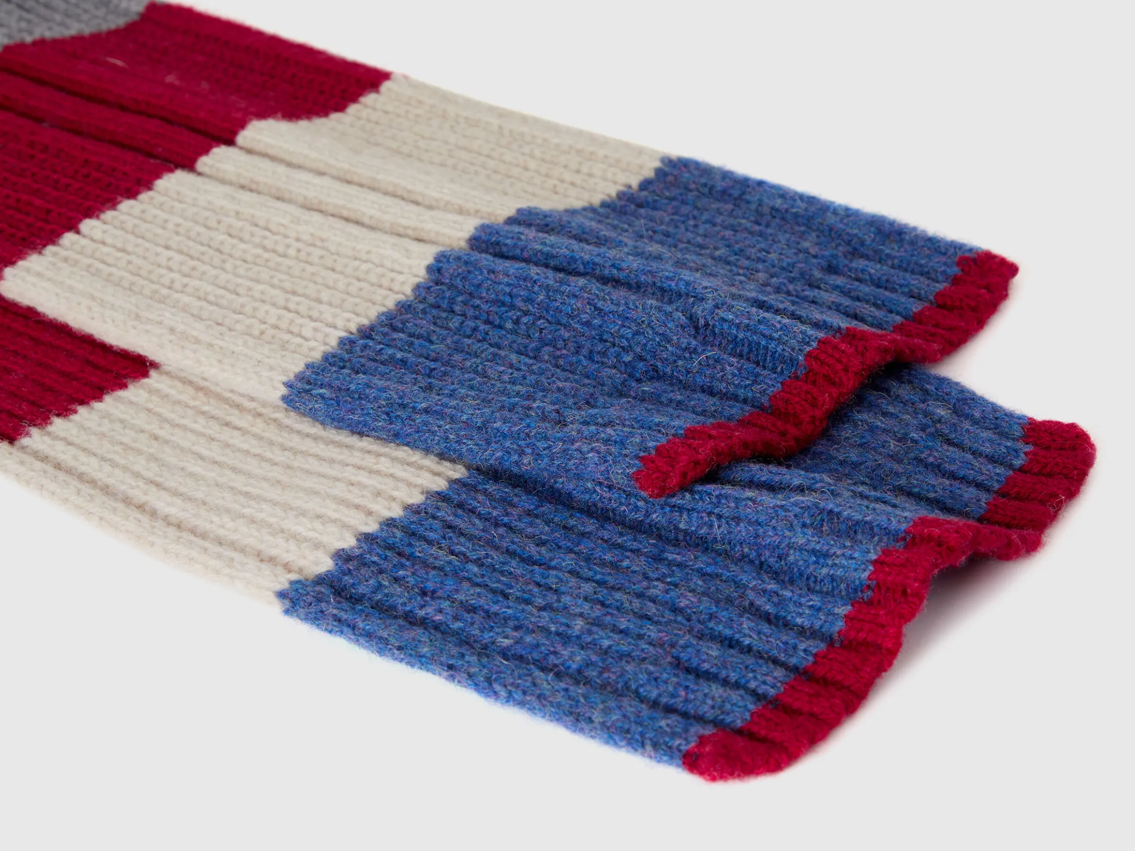 Striped scarf in pure Shetland wool