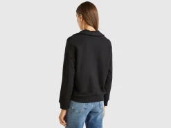 Sweat fabric polo with V-neck