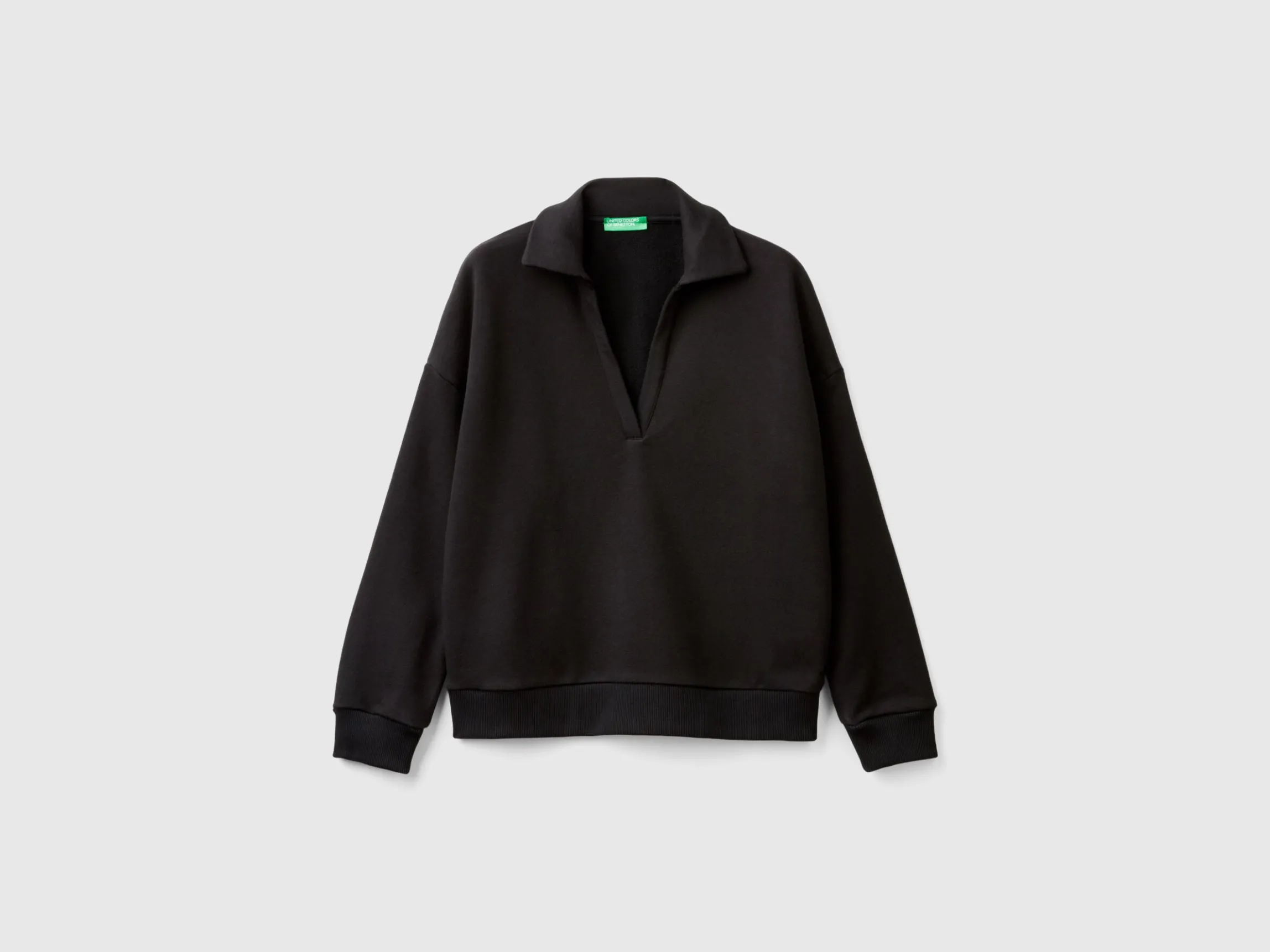 Sweat fabric polo with V-neck