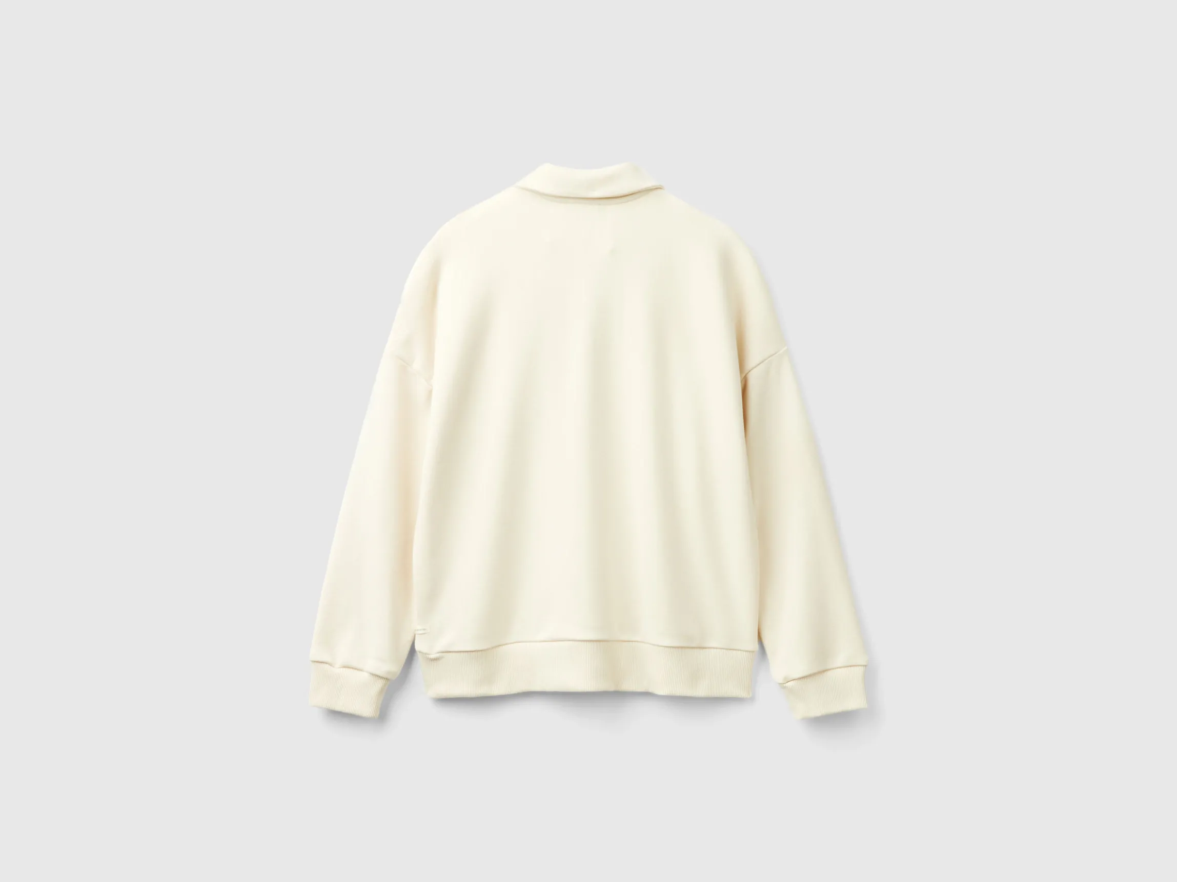Sweat fabric polo with V-neck