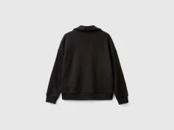 Sweat fabric polo with V-neck