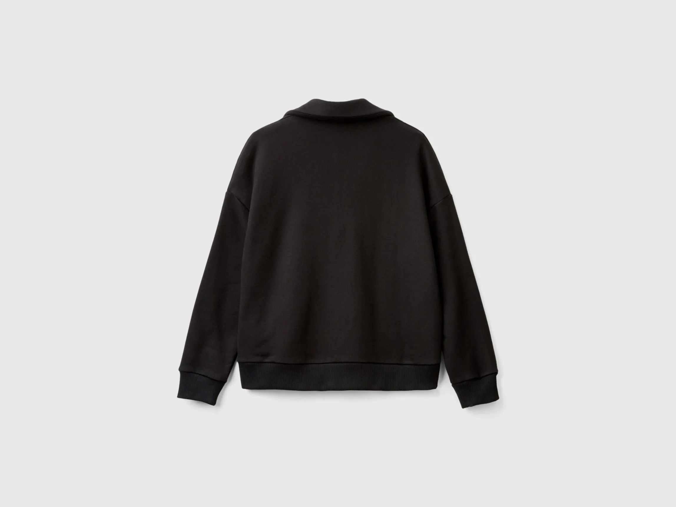 Sweat fabric polo with V-neck