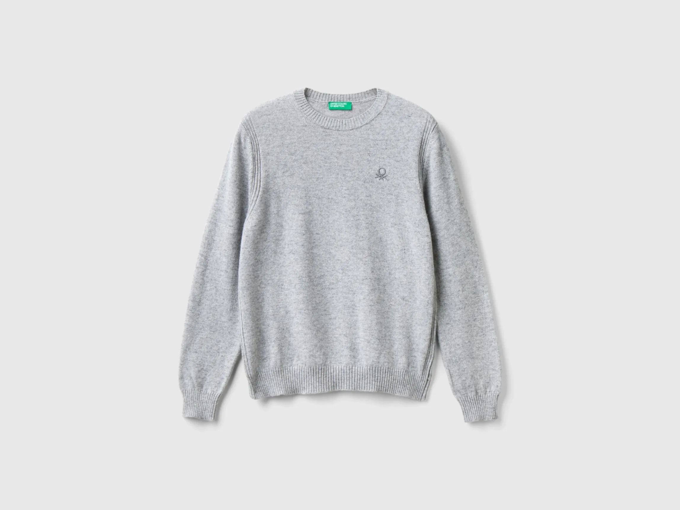Sweater in cashmere and wool blend