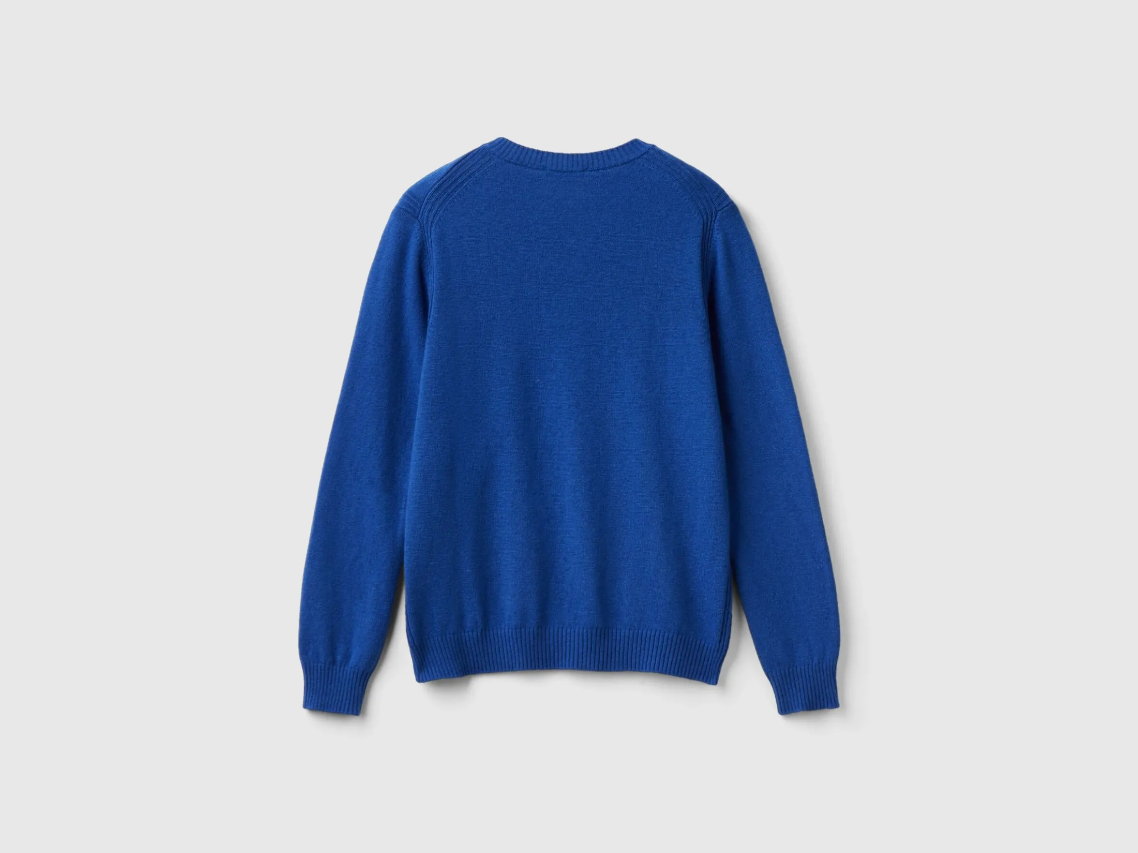 Sweater in cashmere and wool blend