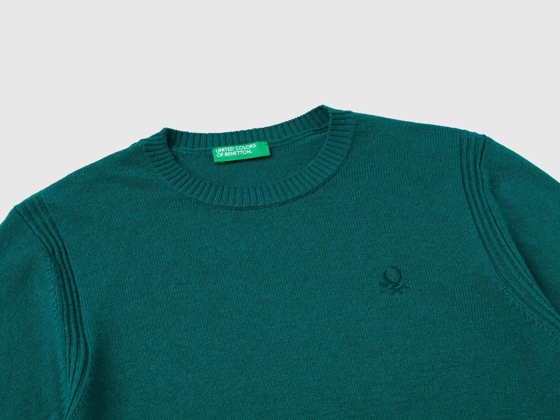 Sweater in cashmere and wool blend