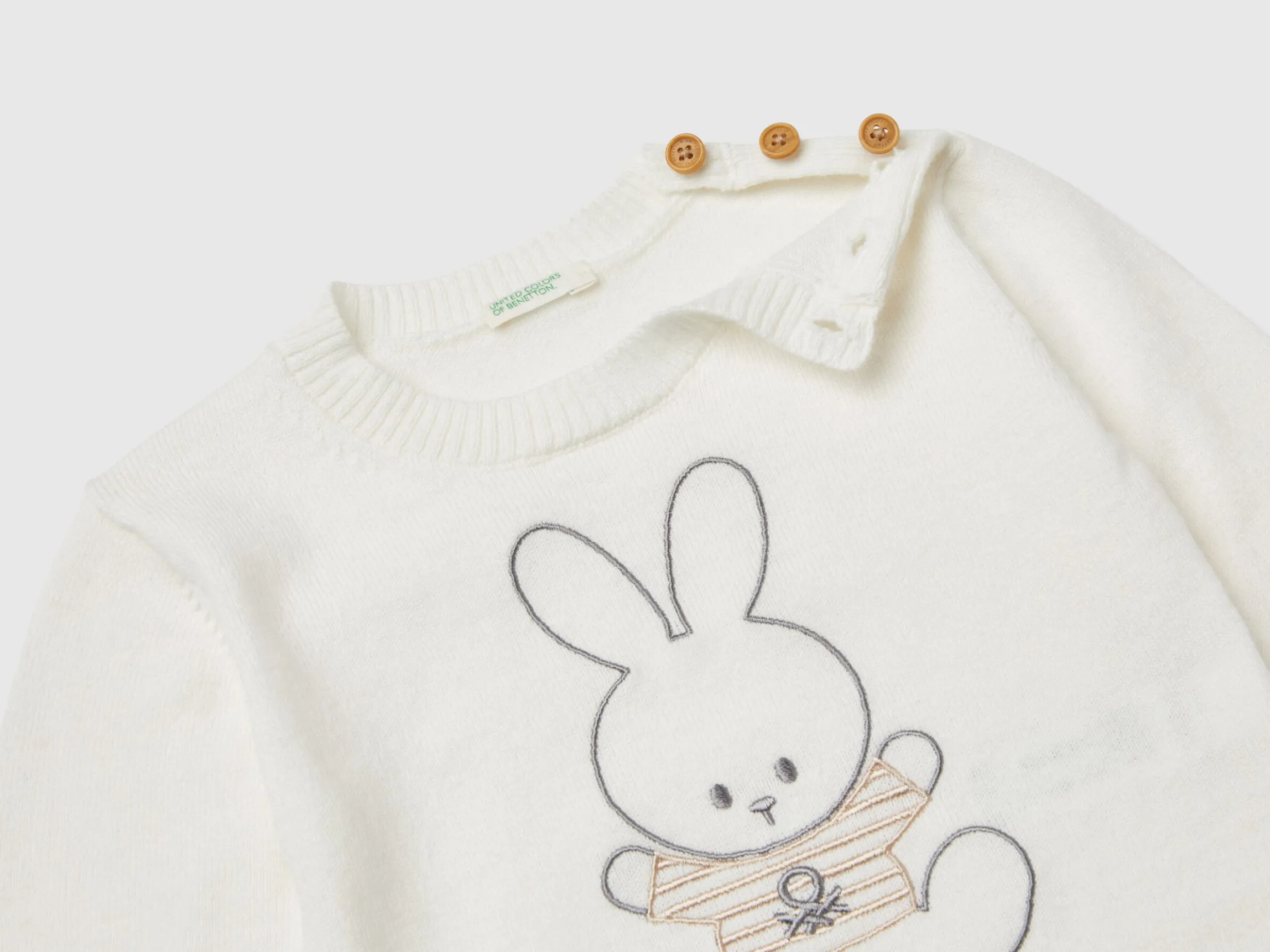 Sweater in wool blend with embroidery