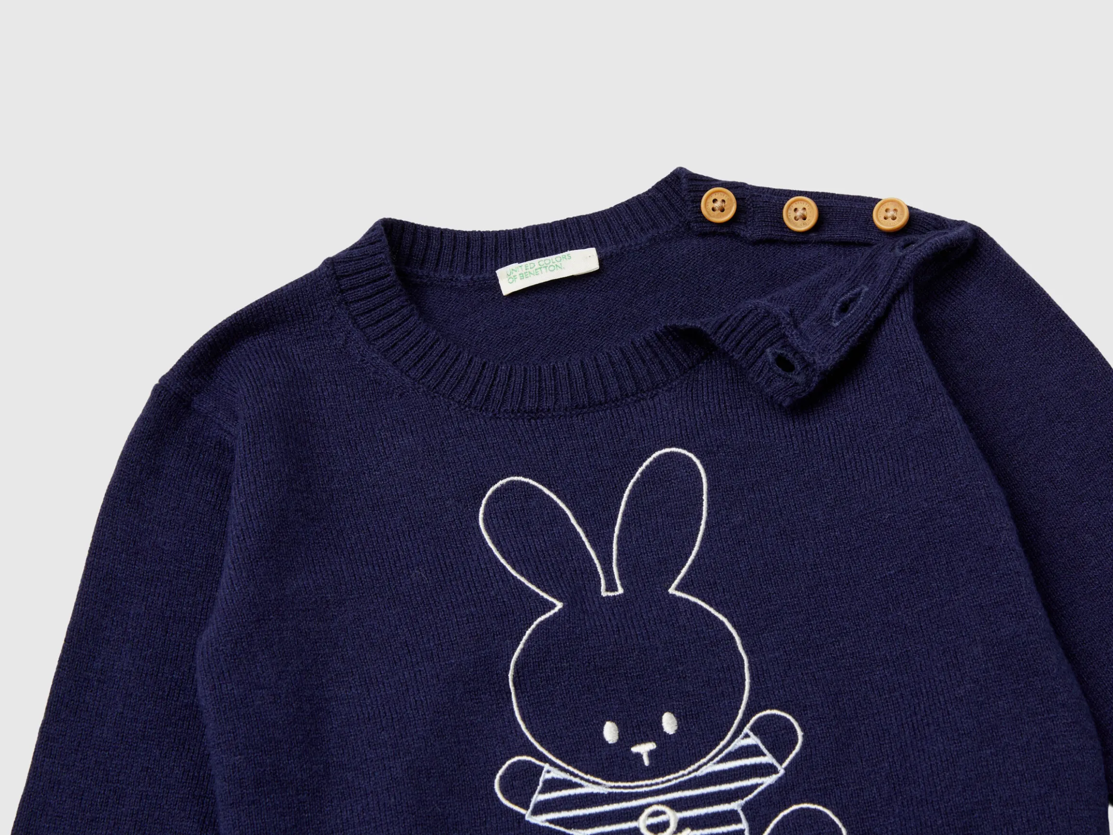 Sweater in wool blend with embroidery