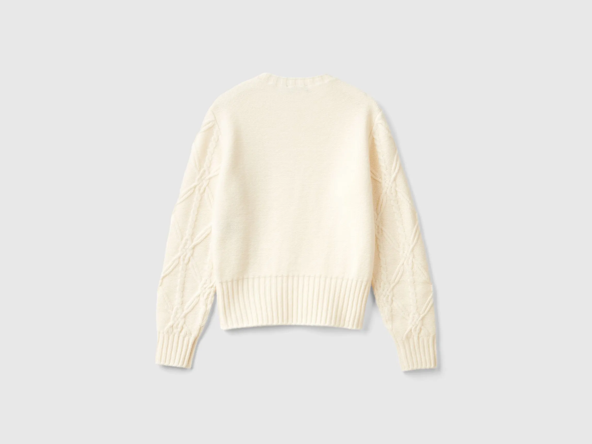 Sweater with cable knit