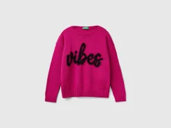 Sweater with fur graphic