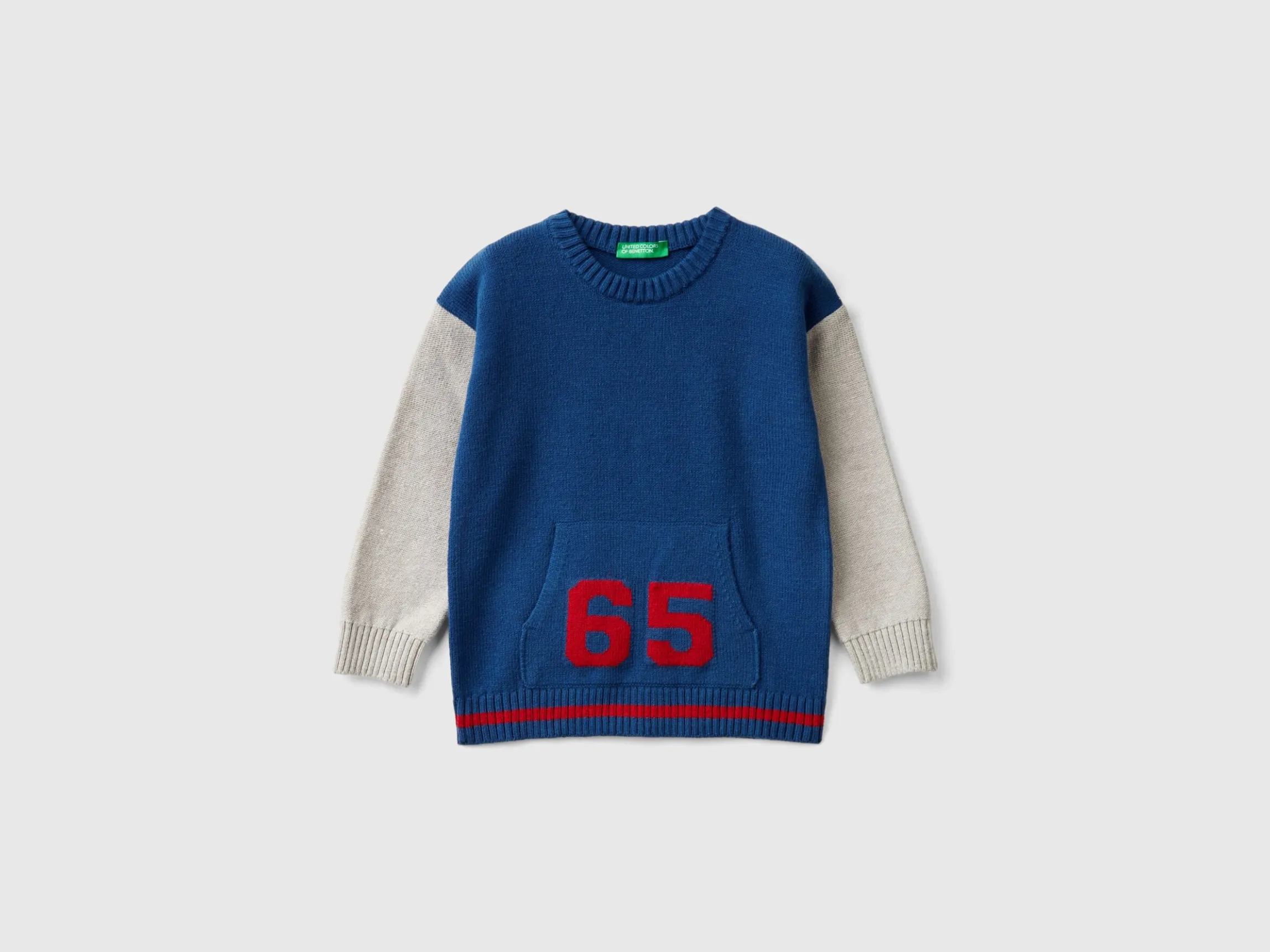 Sweater with number inlay