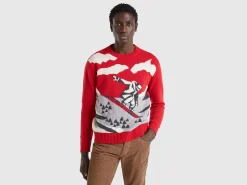Sweater with ski graphic