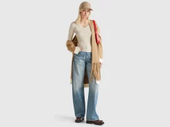 Sweater with sweetheart neck