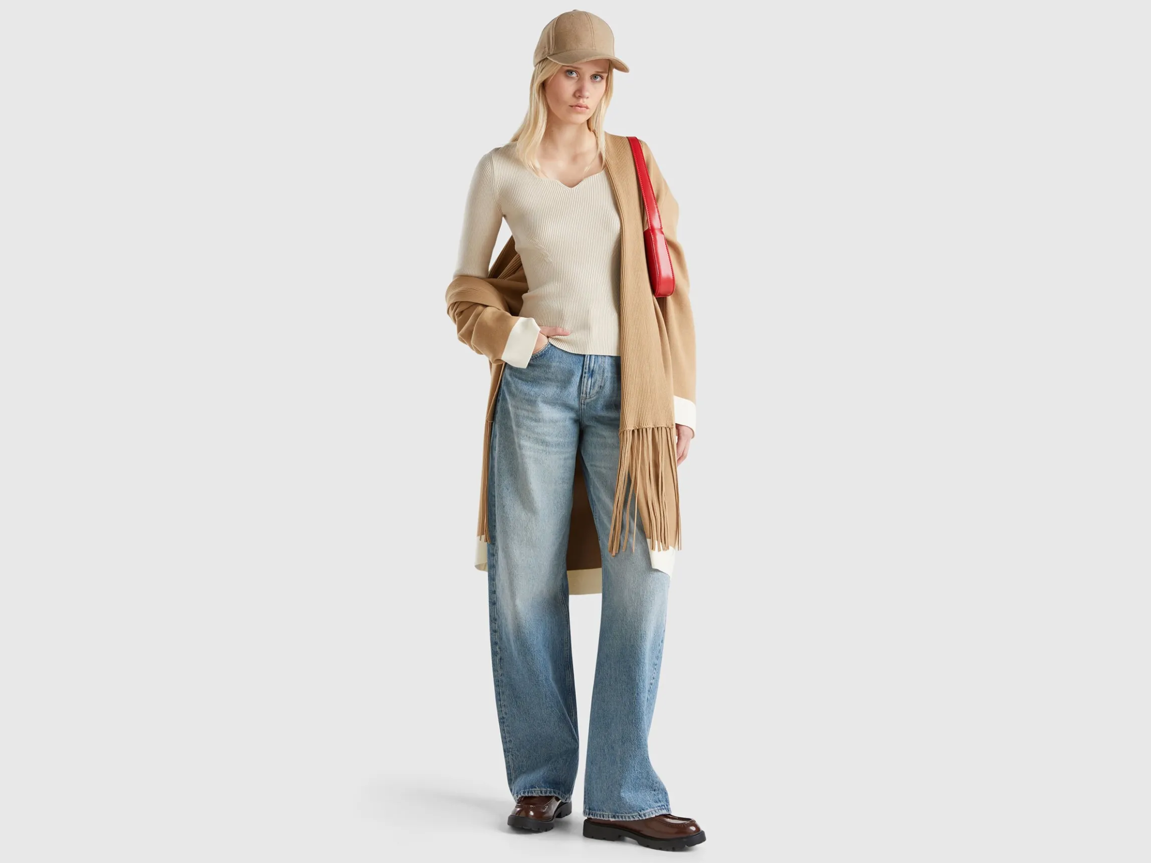 Sweater with sweetheart neck