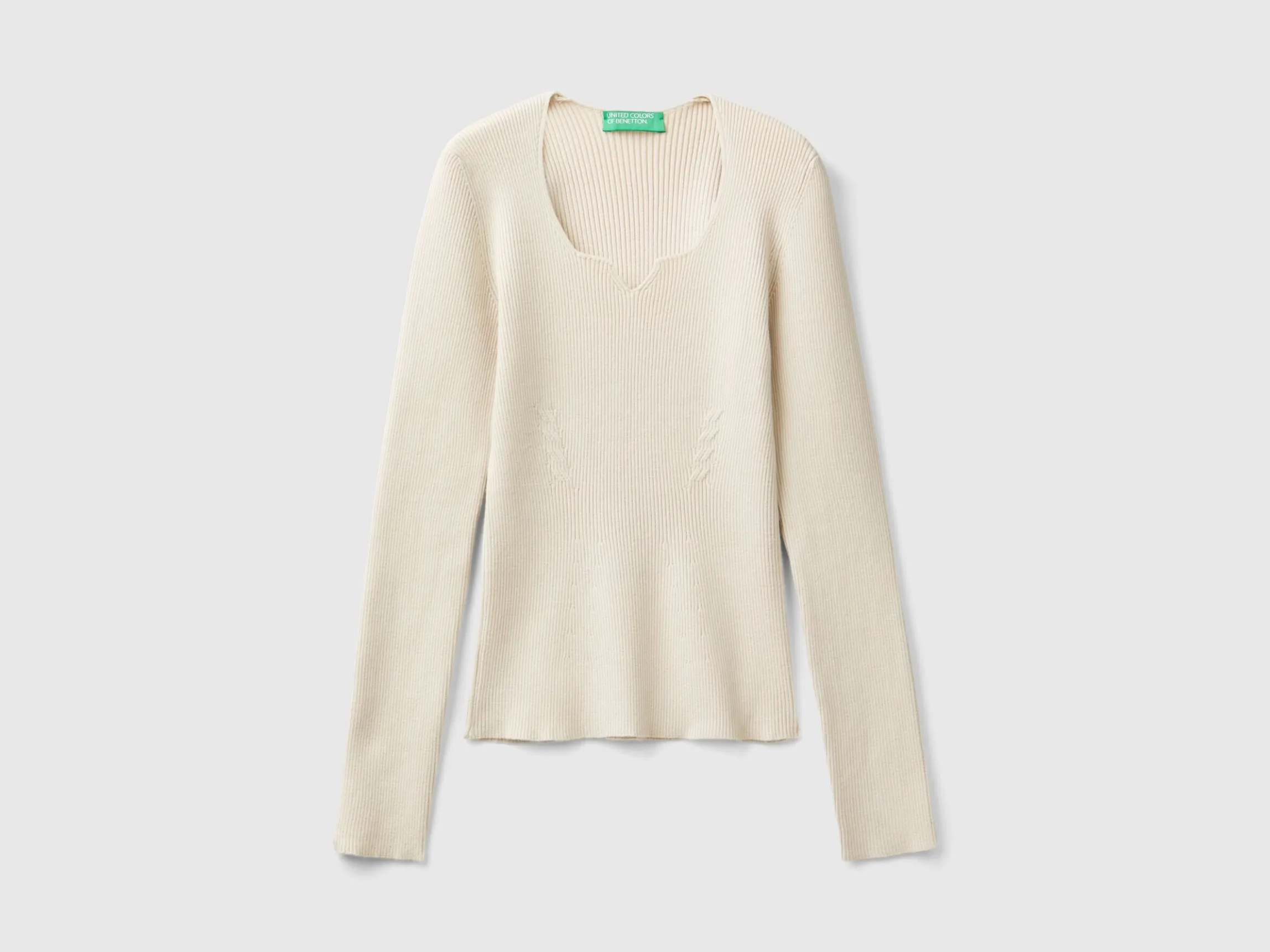 Sweater with sweetheart neck