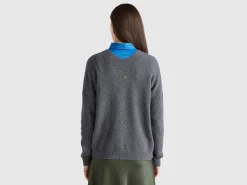 Sweater with V-neck