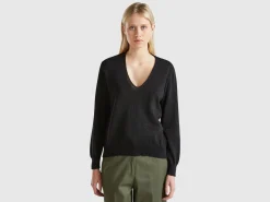 Sweater with V-neck and lurex