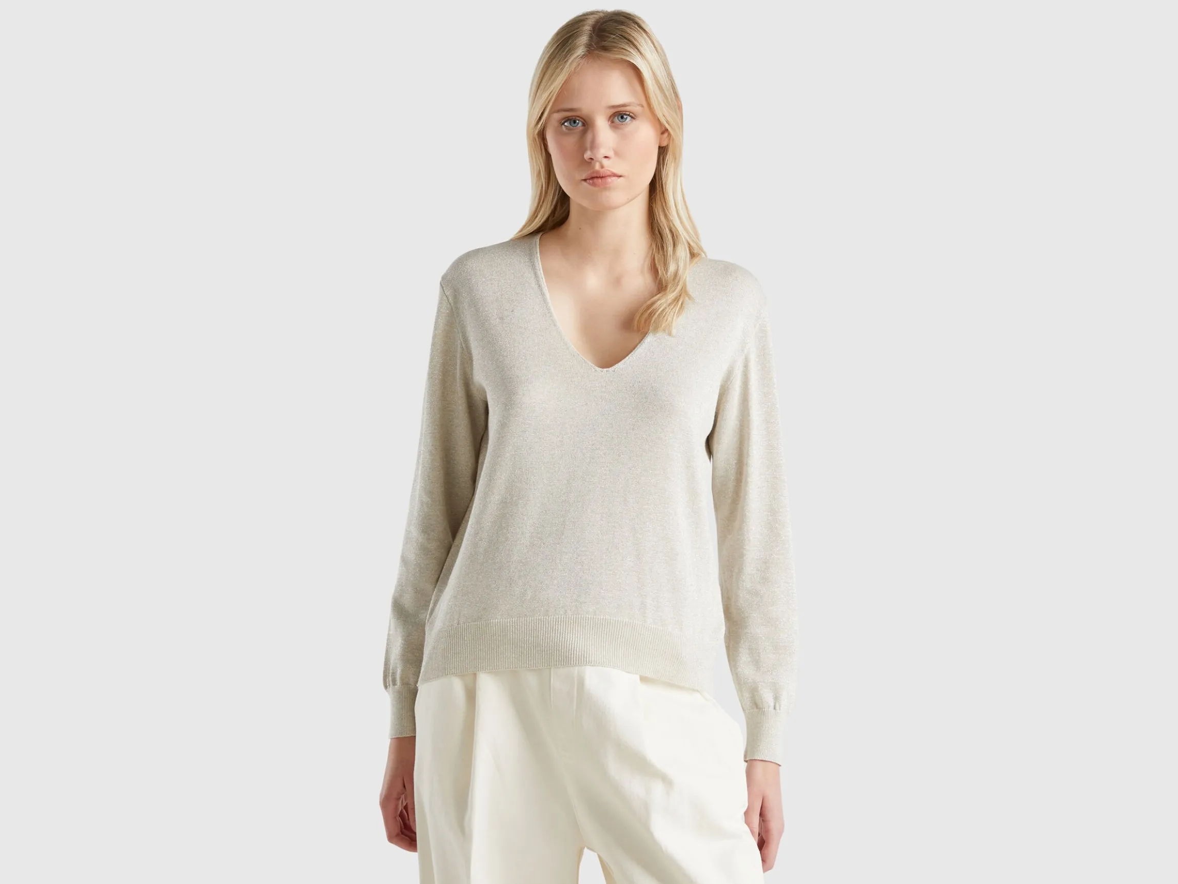 Sweater with V-neck and lurex