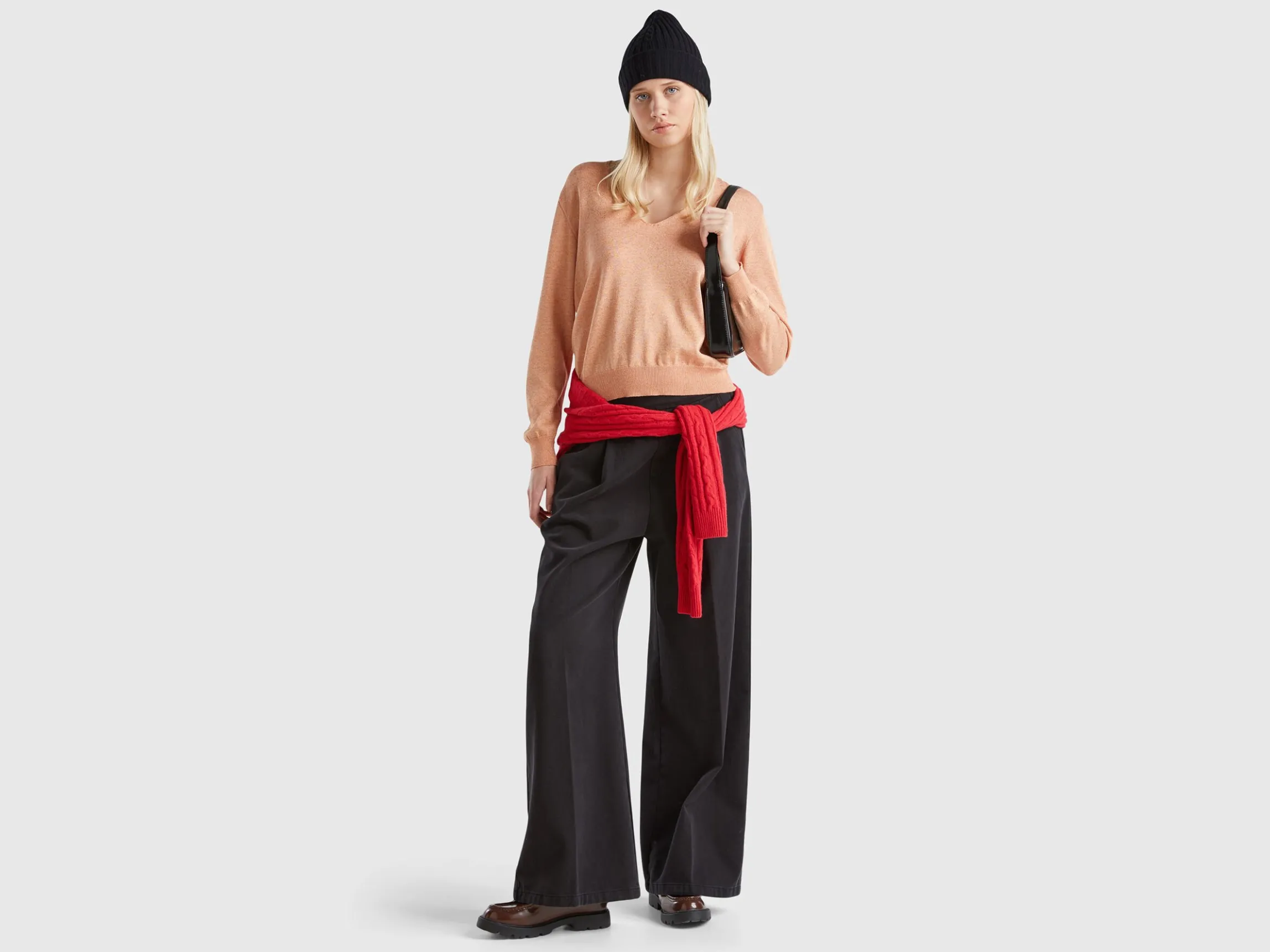 Sweater with V-neck and lurex