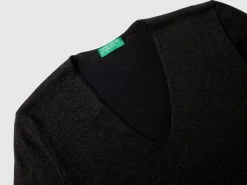 Sweater with V-neck and lurex