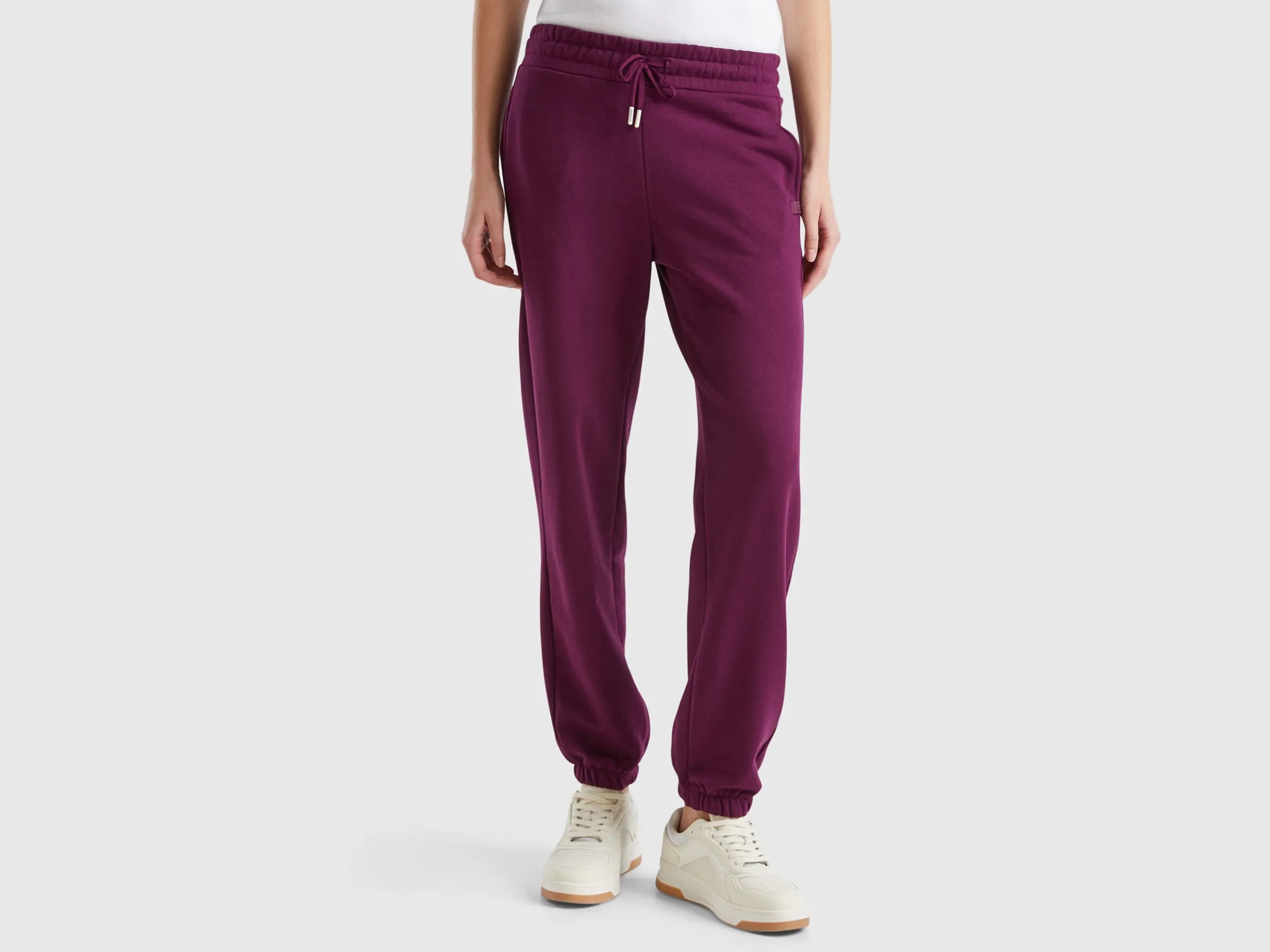 Sweatpants with drawstring