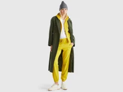 Sweatpants with drawstring