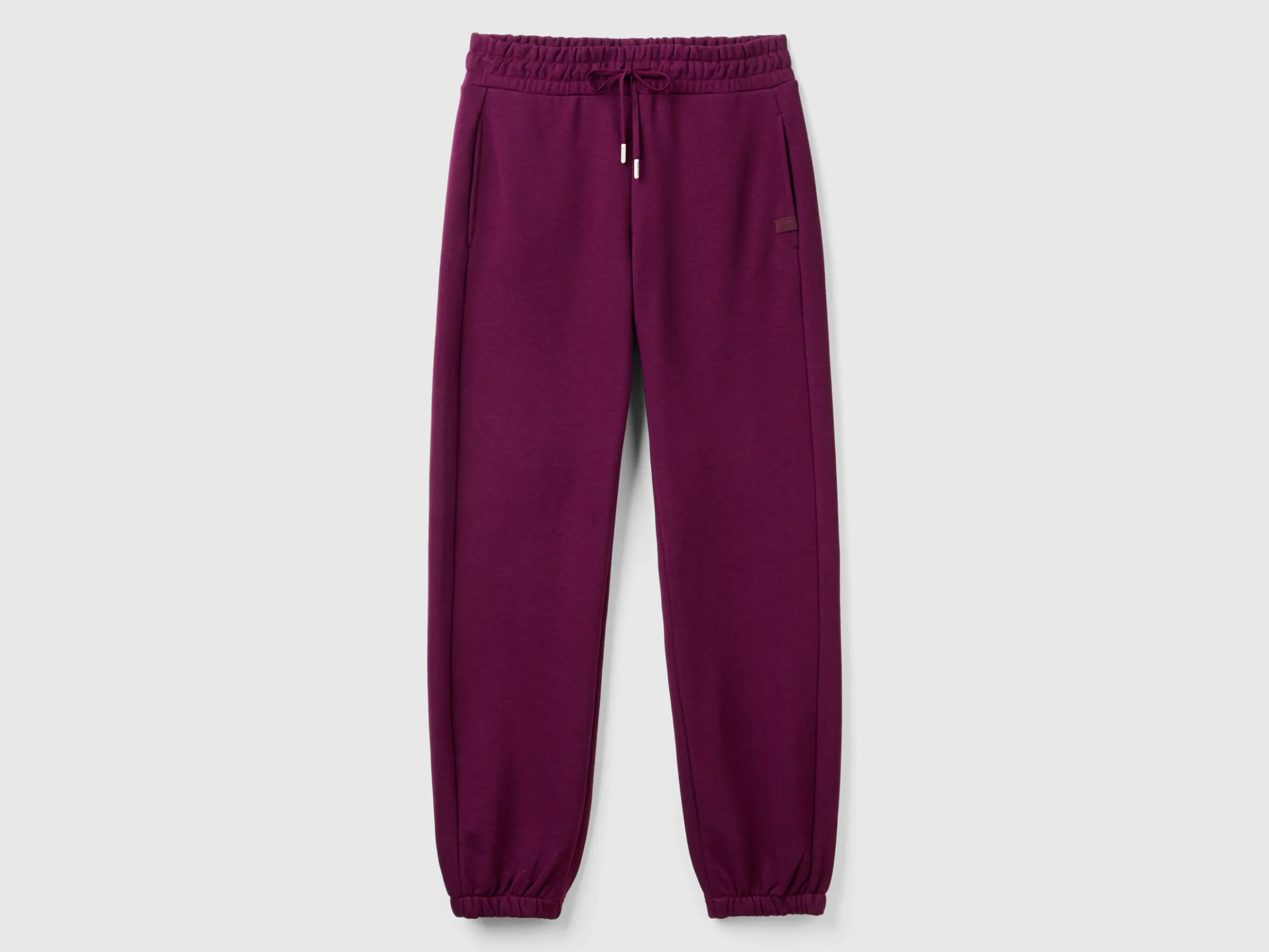 Sweatpants with drawstring