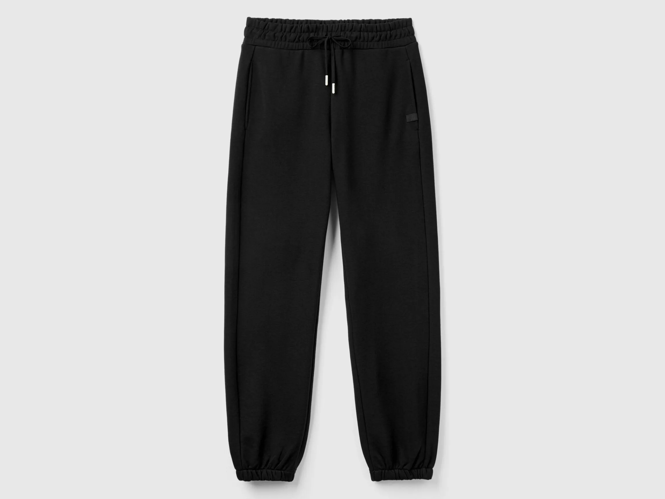 Sweatpants with drawstring
