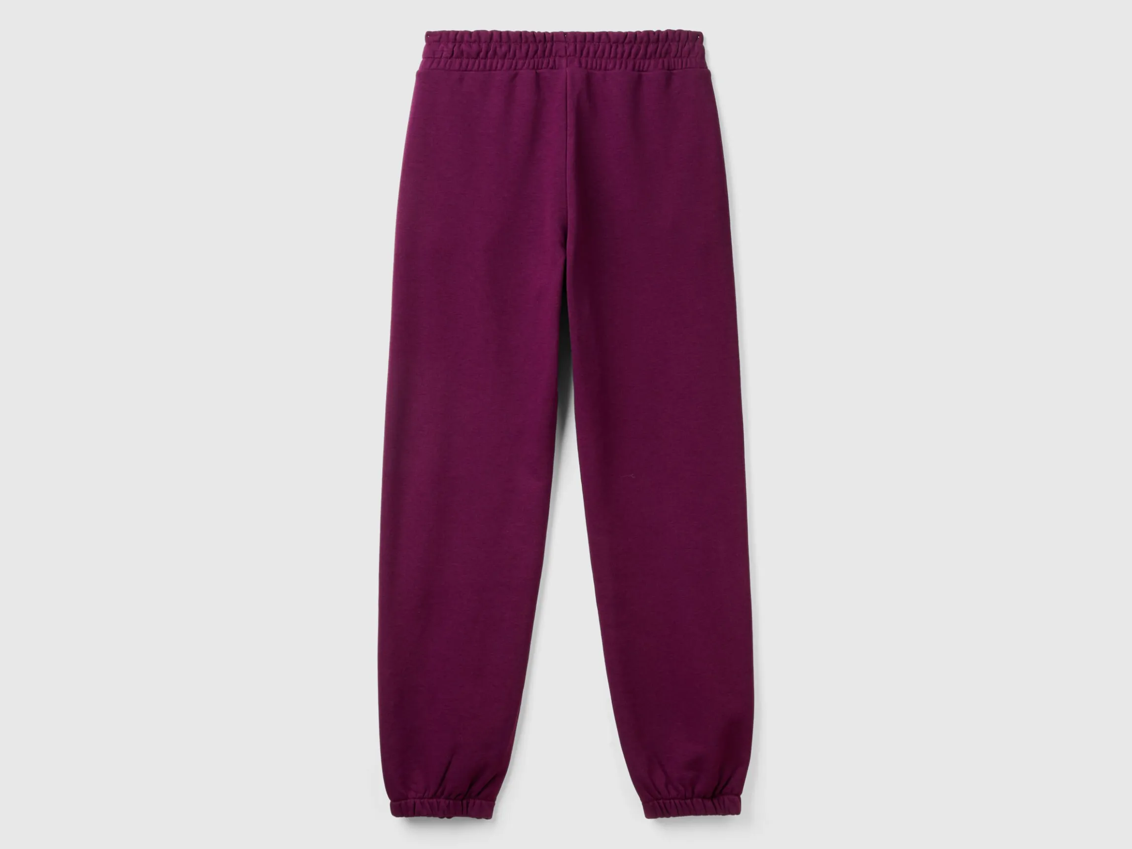 Sweatpants with drawstring