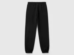 Sweatpants with drawstring