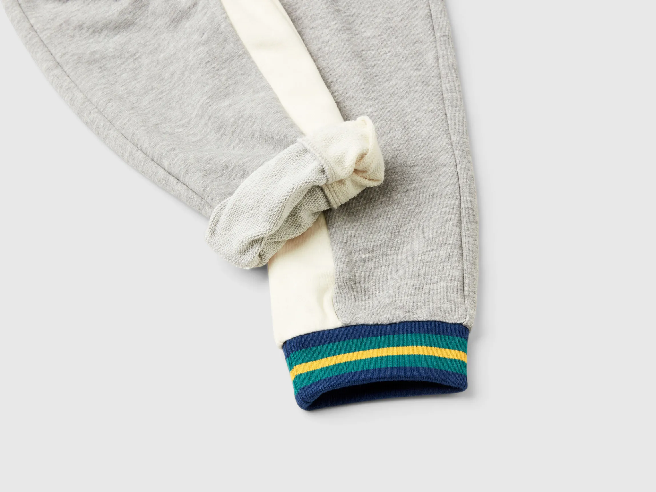 Sweatpants with embroidery