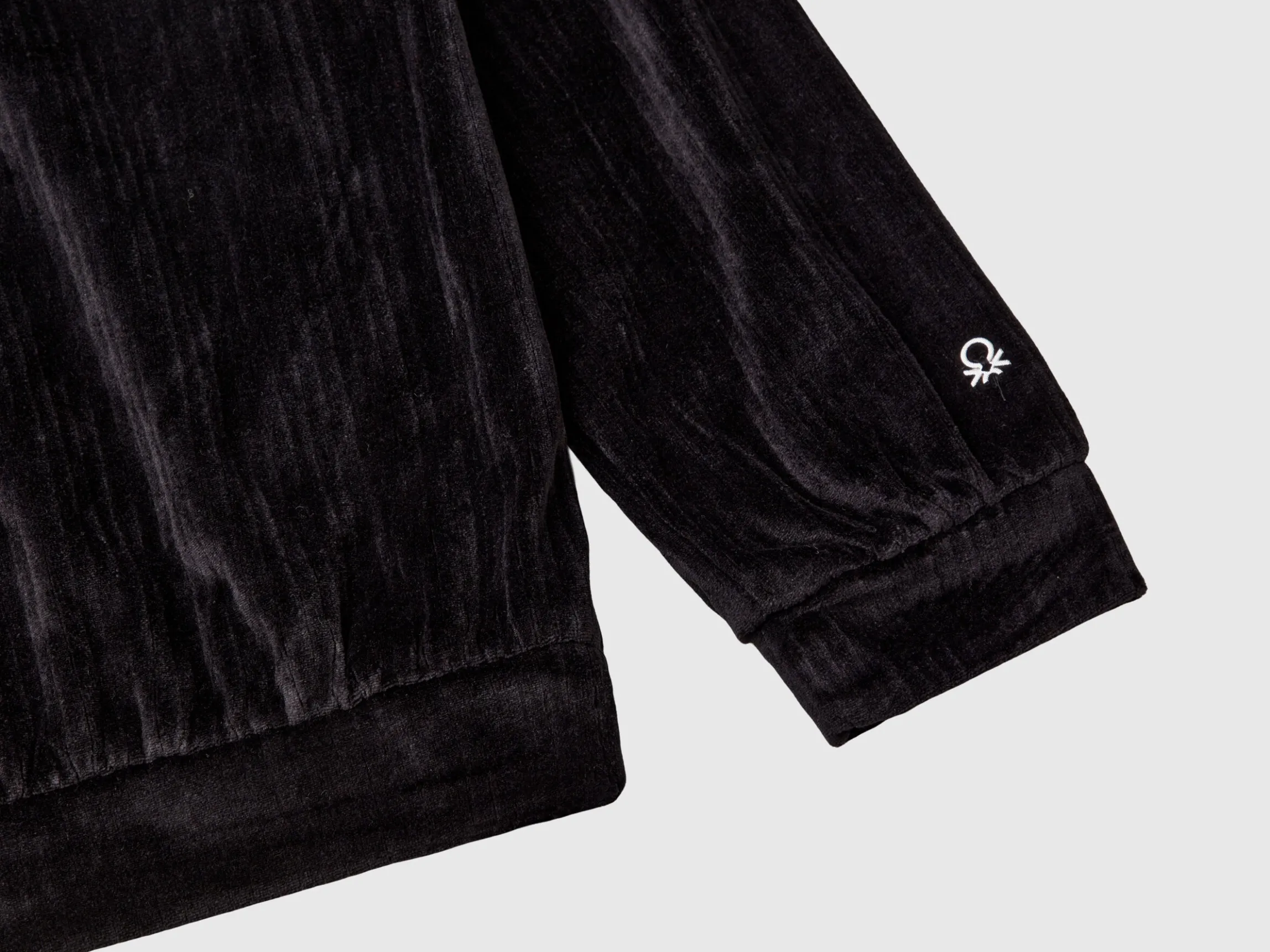 Sweatshirt in chenille with hood