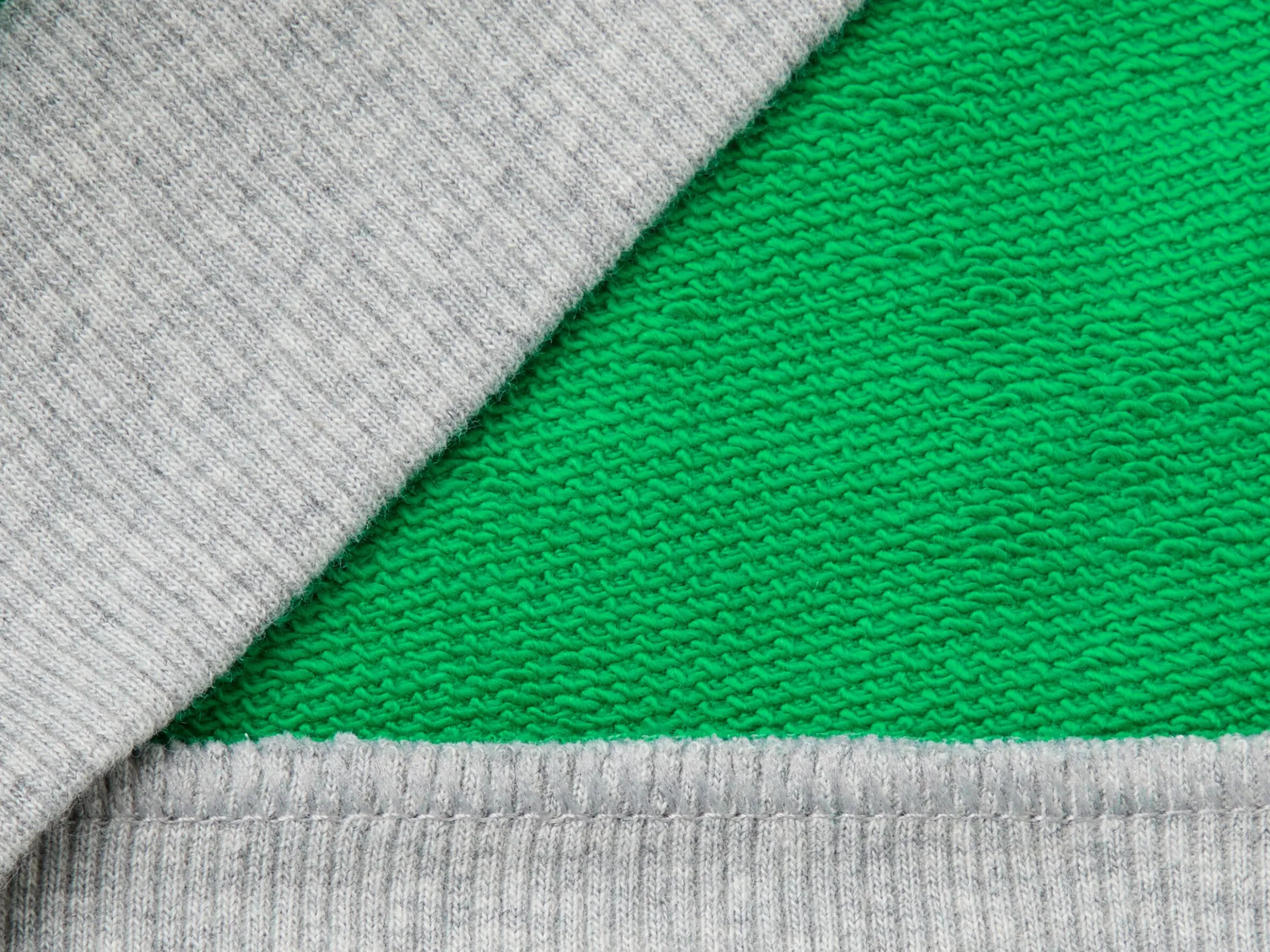 Sweatshirt in organic cotton with zip